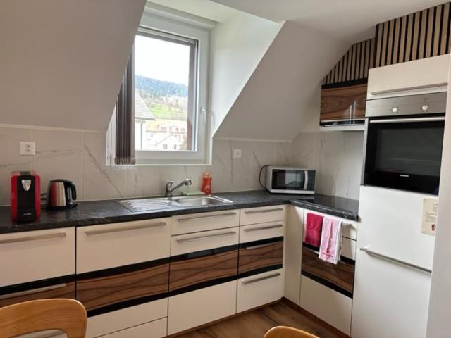 Studio cosy au centre de Couvet Extérieur photo
